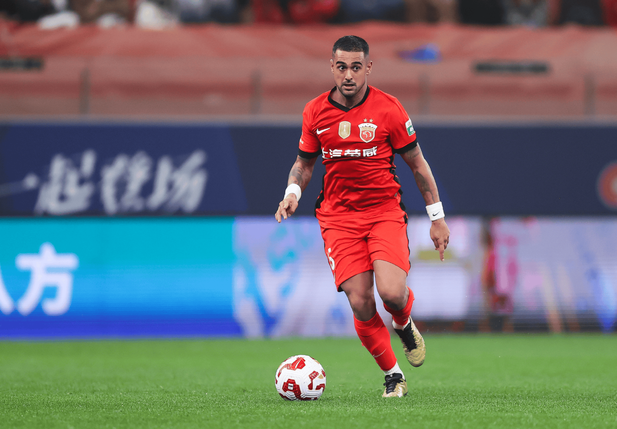 包含赛后AC米兰调整名单以备荷甲;队长鼓劲环节打磨;更衣室稳定;轮换策略成焦点的词条 包含赛后AC米兰调整名单以备荷甲;队长鼓劲环节打磨;更衣室稳定;轮换策略成焦点的词条