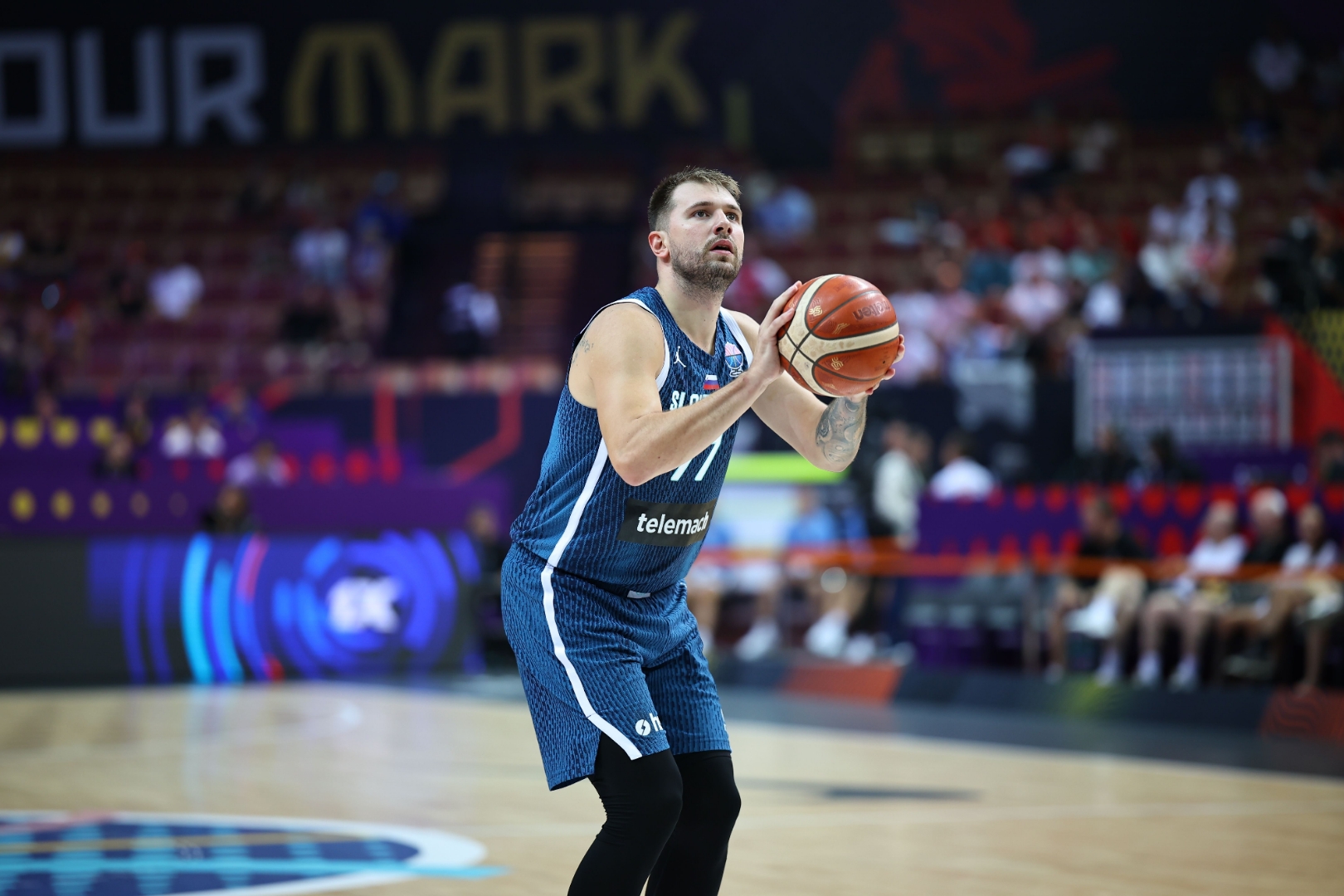 包含底特律活塞训练开放日，赛后刷新队史纪录引欢呼，欧超杯在即，年轻球员得到机会的词条